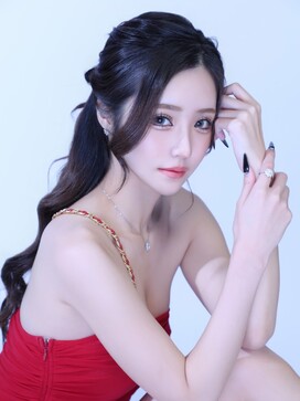 さな（UNJOUR）